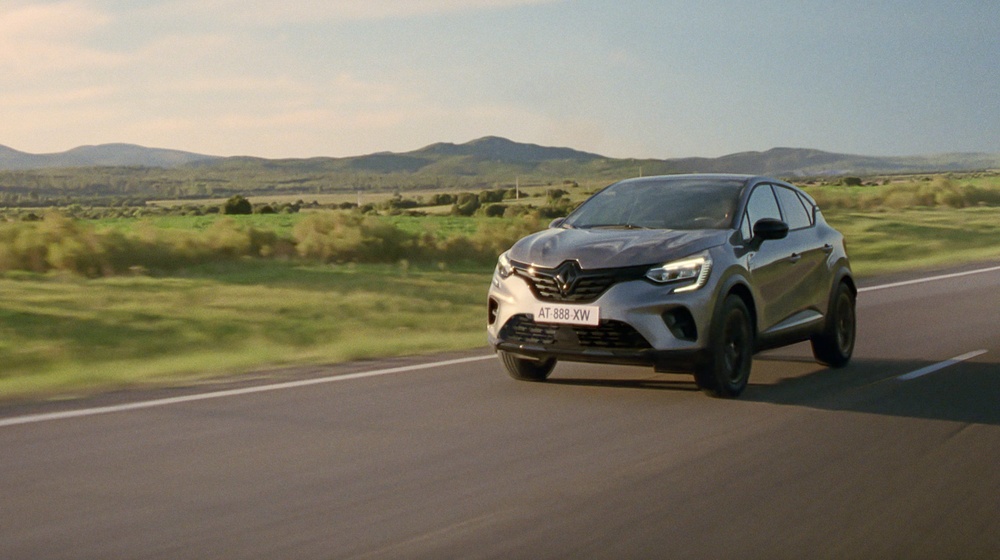 5-2022 - Ad Campaign - Renault Captur E-tech, even if it&#039;s a hybrid, it&#039;s good not to use your car all the time.png