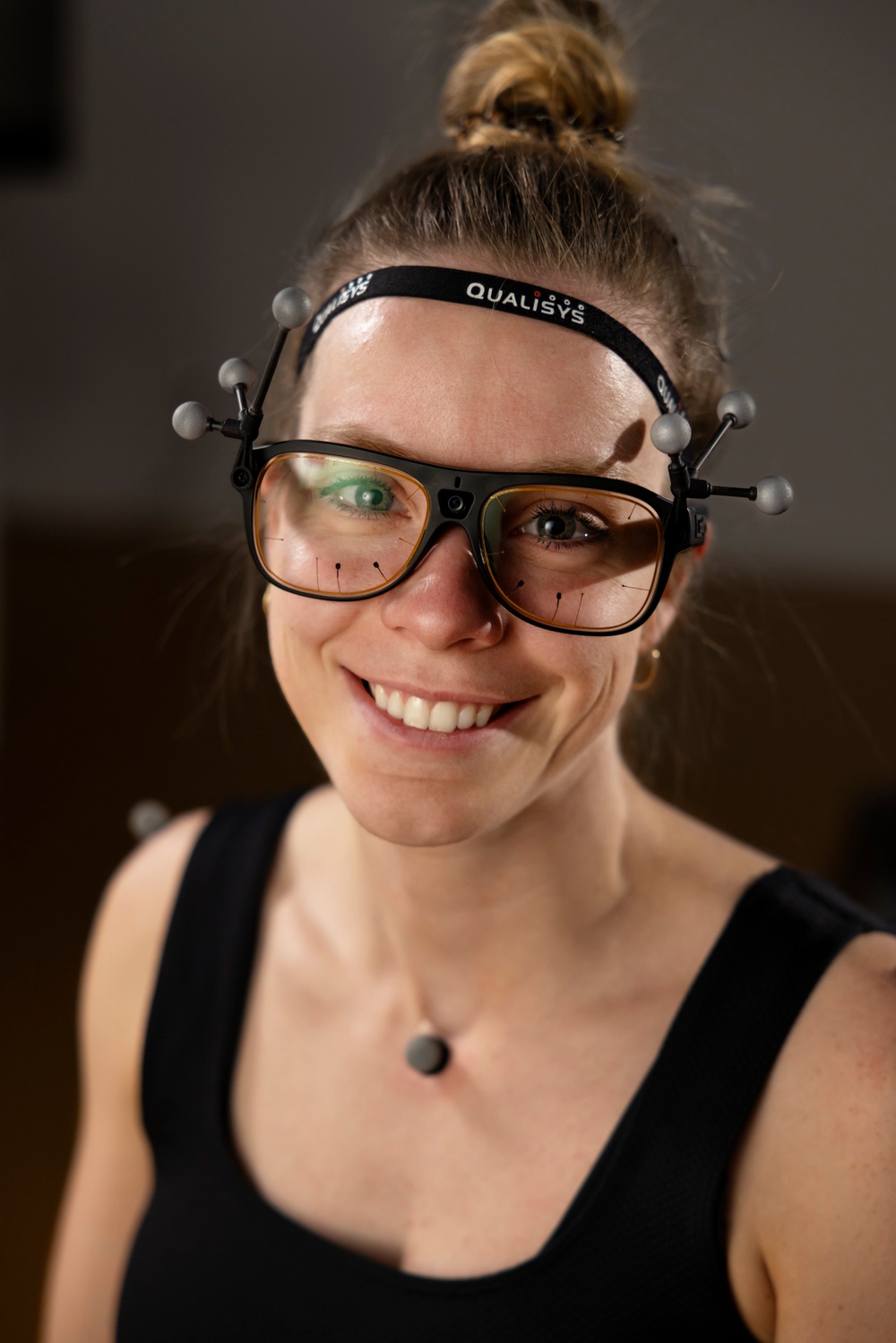 Girl ready for Qualisys Mocap and Tobii Eye tracking at SportFabrik Luxembourg_D2A8357 neutral