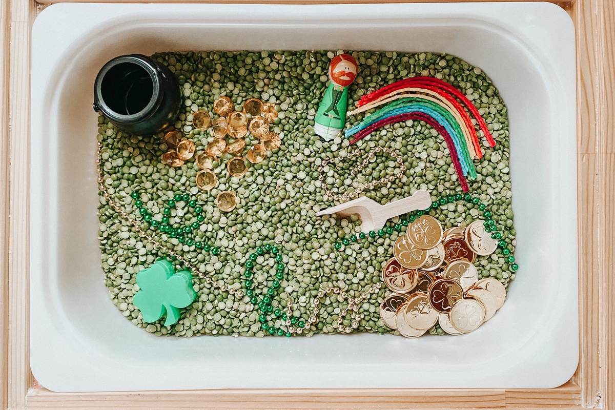 Homeschooling Happy Sensory Bins Photo 1