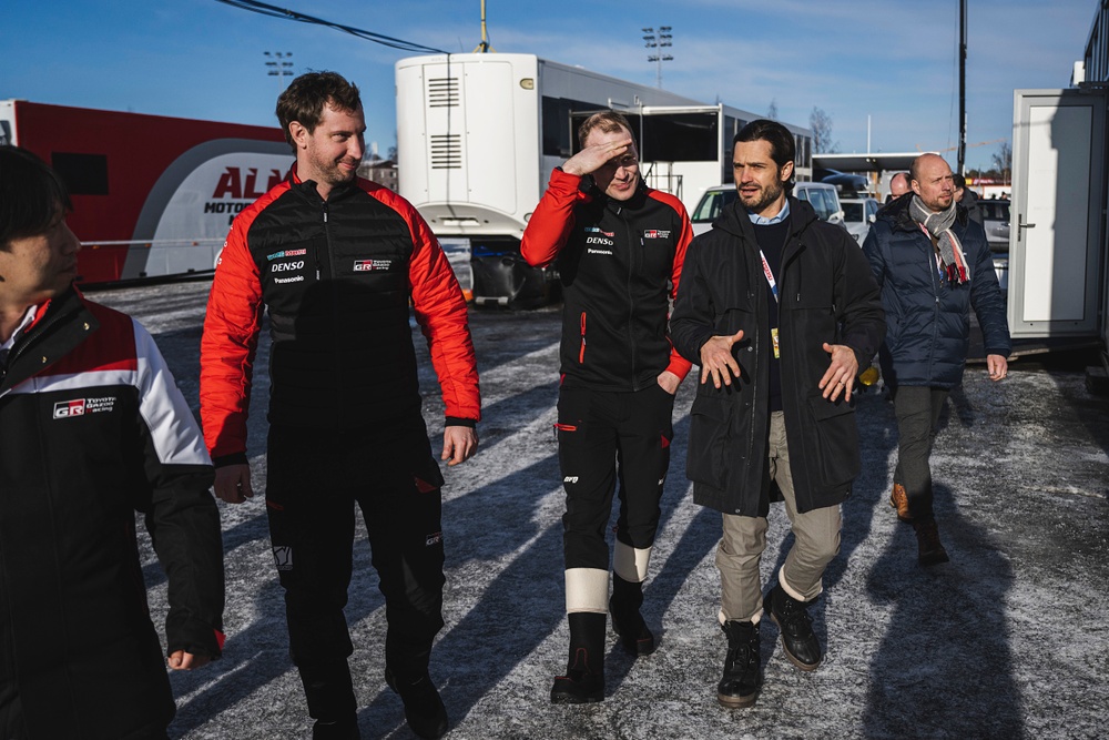 Prince Carl Philip visiting Umeå Service Park. Foto: Benjamin Aleksander Ward/McKlein. 