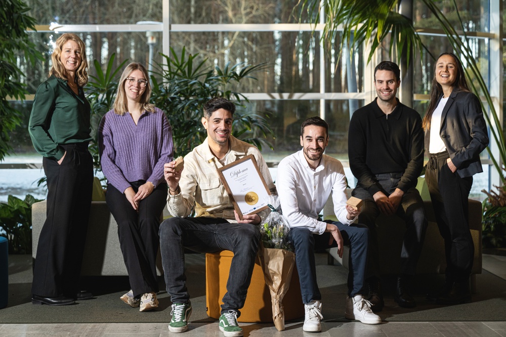 Rekorek vann Karlstads Energis hackaton. Här är de tillsammans på bilden. F.v. Malin Pettersson, Emmi Billenius, Bruno Lopes, Andre Portugal, Christoffer Henriksson och Frida Michold.