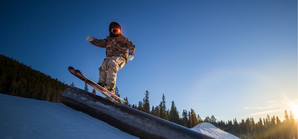 Målsättningen med höstparken är att främja freeski- & snowboardutvecklingen i Sverige.