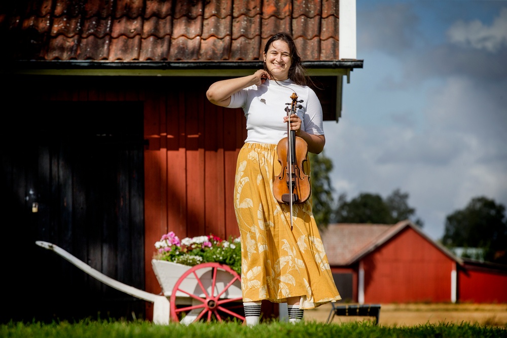 Nichelle Johansson, Bror Hjorthföreningens folkmusikstipendiat 2021.