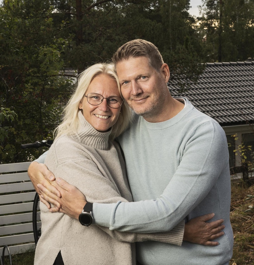 Årets hjärt-lungräddare 2024 Annika Wennman med maken Pär. 