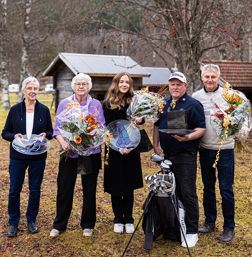 Andrapristagarna i 2024 års Skillnadpris, från vänster: Hembygdsgården Kollsberg representeras av Berit Juhl och Anita Rattfeldt (kategori Förening/grupp), Amanda Berglund (kategori Individ) och Torsby Golfklubb representeras av Anders Olsson och Peter Dalhström (kategori Förening/grupp).