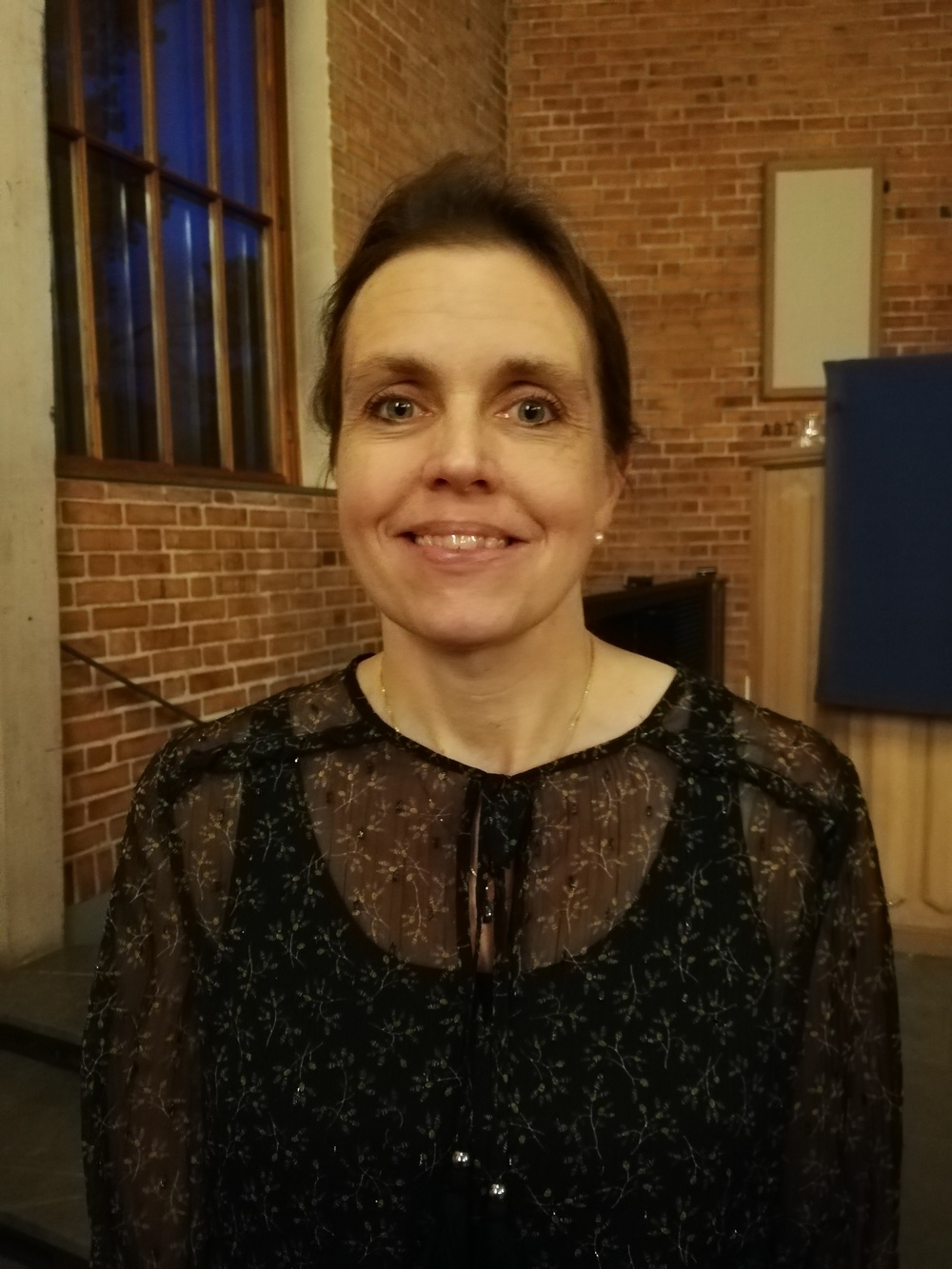 Lisa Arvidsson som tilldelas Deverthska Kulturstiftelsens stipendium 2019.