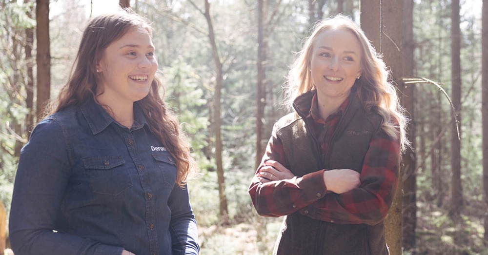 Anna Eriksson och Liselotte Jonsson arrangerar kvinnlig skogsträff