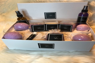Luxury Lavender Gift Box Photo 3