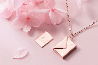 Rose Gold Girl Jewelry & Accessories Subscription Box Photo 2