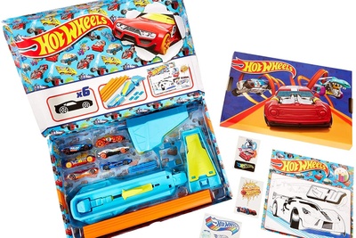 Muncle Mikes Hot Wheels Adventure Box Is Packed With Cars, Sweet Tracks & MORE At An Amazing Value Photo 1