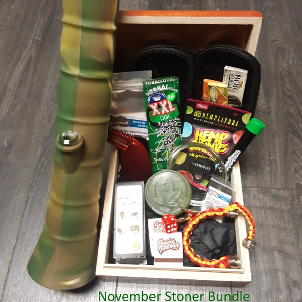 Stoner Bundle 420 Accessory Gift Box - November 2020