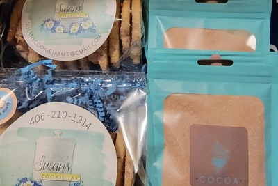 Cookie of the Month Subscription Box with Hot Cocoa Photo 1