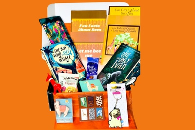 Happier Every Chapter: Thought Leaders Box (8-12yrs) Photo 1
