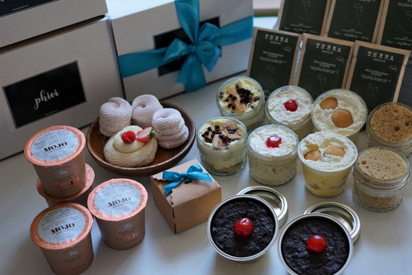 Phivi Artisanal Desserts Box