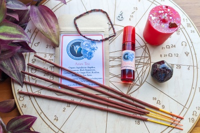 Chakra Astrology Box ~ align yourself with the astrological energy of the month! Photo 3