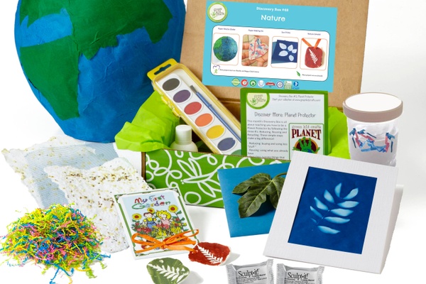 Green Kid Crafts Discovery Box with nature art projects