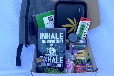 The Incredibly Awesome 420 Stoner Subscription Box Photo 1