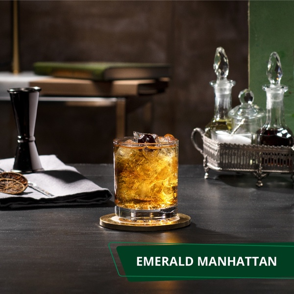 March 2022's Emerald Manhattan Box