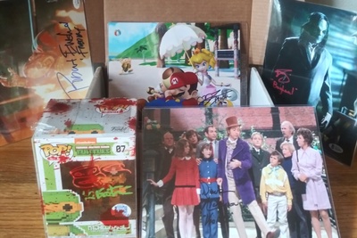 POP CULTURE AUTOGRAPH AND MORE, MONTHLY SUBSCRIPTION Photo 1
