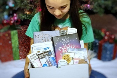 beTWEEN the Bookends: Tween Book and Lifestyle Box Photo 3