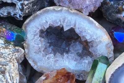 Geodes of The Month Box Photo 2