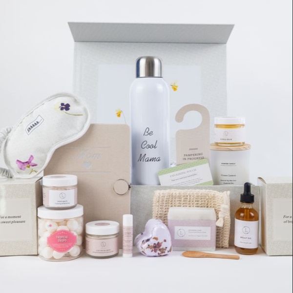 All natural Bath Spa and Beauty box for pregnancy and new Mom - the perfect gift to support wellness and self care