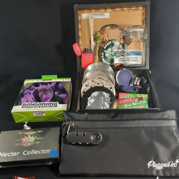 Stoner Bundle 420 Accessory Gift Box - March 2020