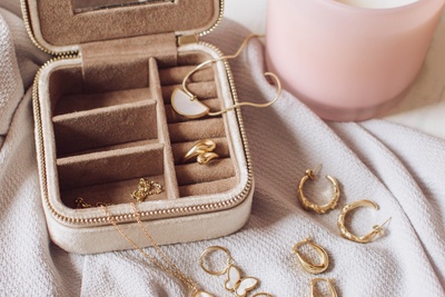 Monthly VT Casual Jewelry Box Photo 3