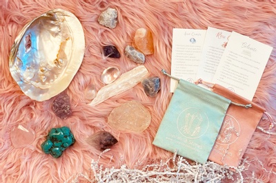 Healing Crystal Novice Monthly Box