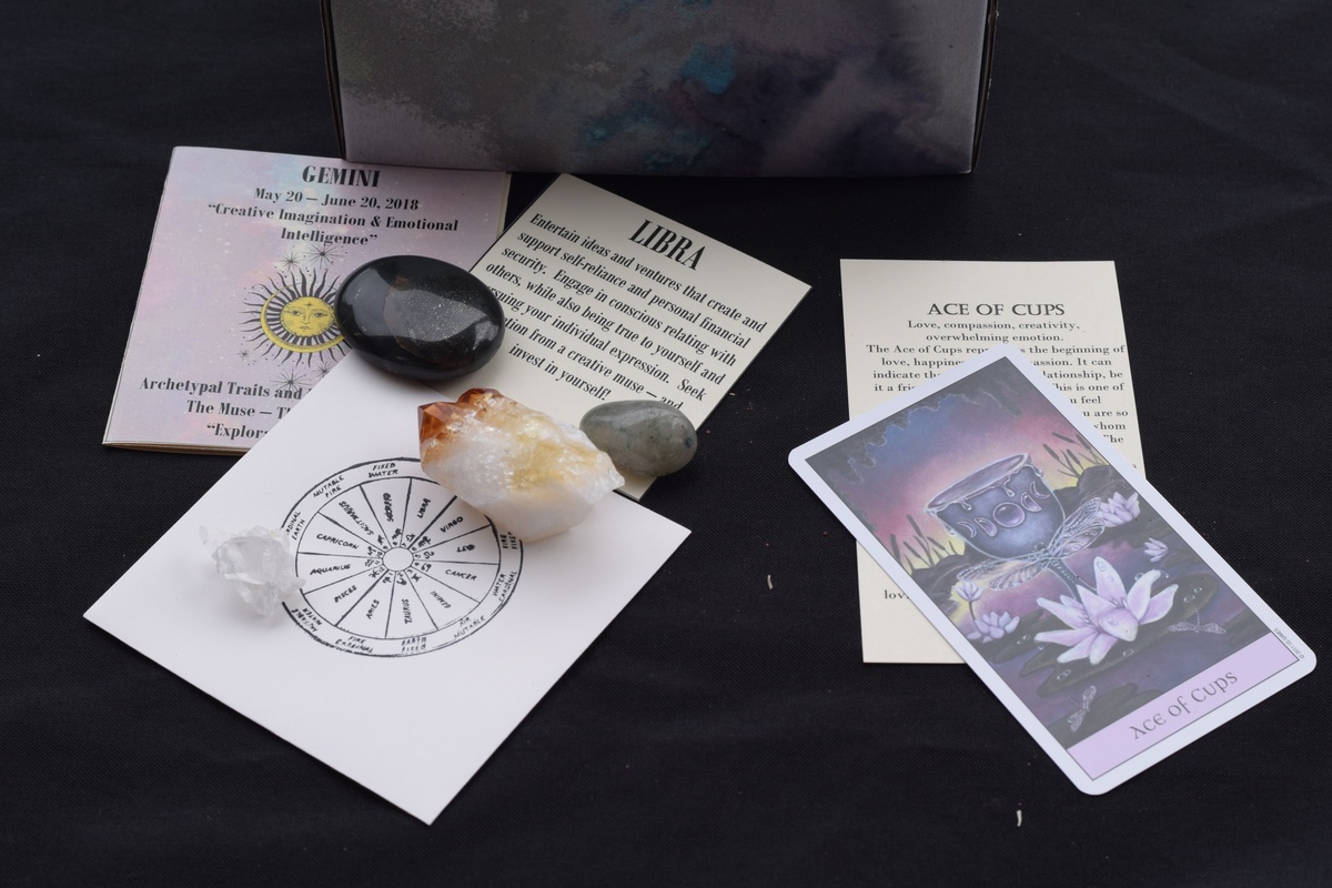 Magickal Earth Essential Astrology, Tarot , Crystals New Photo 1