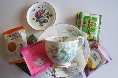 The Petite Vintage Teatime Box Photo 3