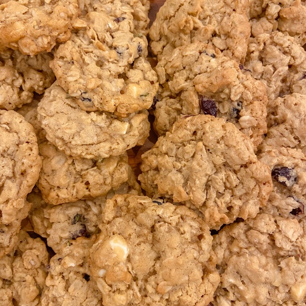 December '22 Crate - White chocolate, cranberry, pine oatmeal cookies