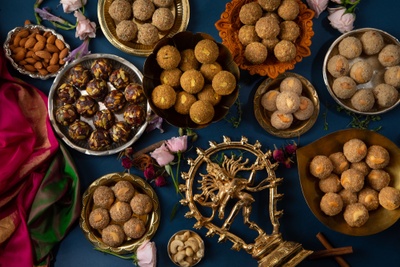 Indian desserts - 10 Laddu box Photo 2