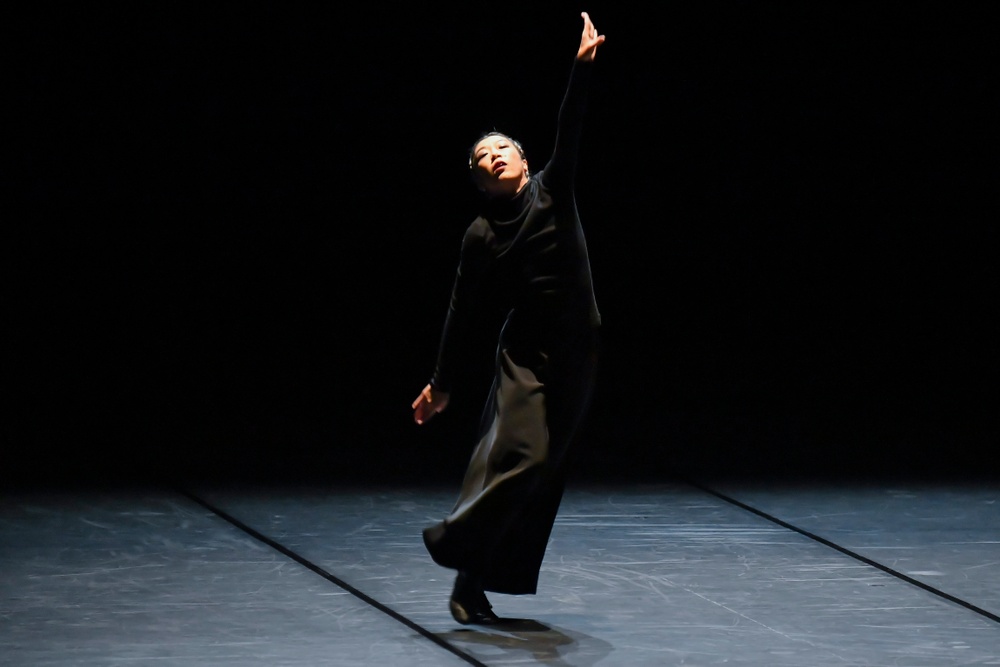 Foto: Akihito Abe. 
Dansaren Rihoko Sato i verket "Lost in dance" som gästar Dansens Hus 26-27 september 2019