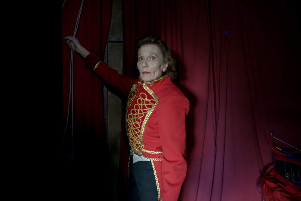 ”The Director” (2018). Foto: Åsa Sjöström.
Diana Rhodin har ägnat hela sitt liv åt cirkus, och har uppträtt på stora cirkusar i Europa och USA. Hon är nu cirkusdirektör för Cirkus Rhodin. 
