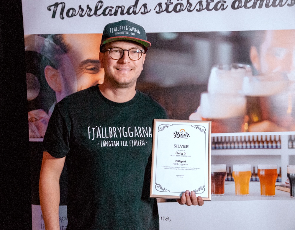 Johan Wallberg, Fjällbryggarna, tog emot diplomet för silver i klassen övrig öl i öltävlingen Nolia Beer Master 2022.