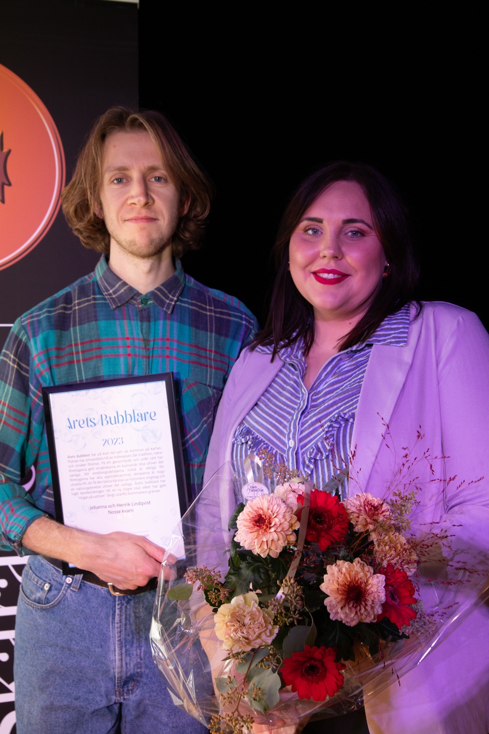 Jonathan Lunden och Alexandra Knutsdottir tog emot priset för Nosse Kvarns räkning.