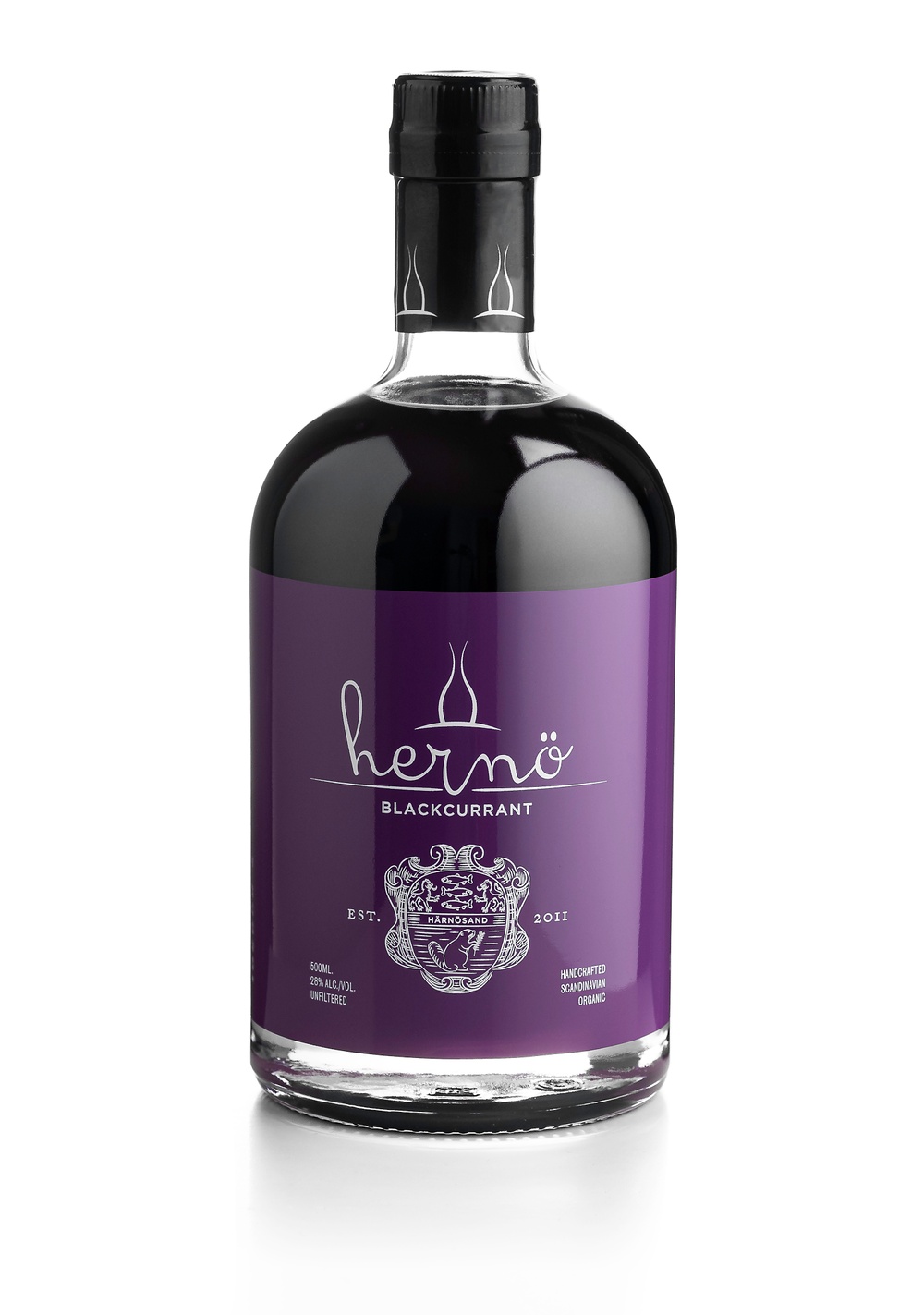 Hernö Blackcurrant is a spirit drink made from Hernö Gin that has been infused with bucketfuls of ripe blackcurrant berries. Matured for a couple of days with the berries and then pressed. Finally sweetened to enhance all the flavours of the fruit. Enjoyable on its own and lovely to serve in a French 75.