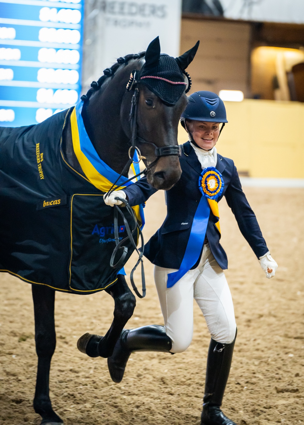 K.Xantorini (SWB) här med Emma Evaldsson, vann SWBs 3-års championat 2023 i gångarter. Foto: Michaela Swärd/SWB