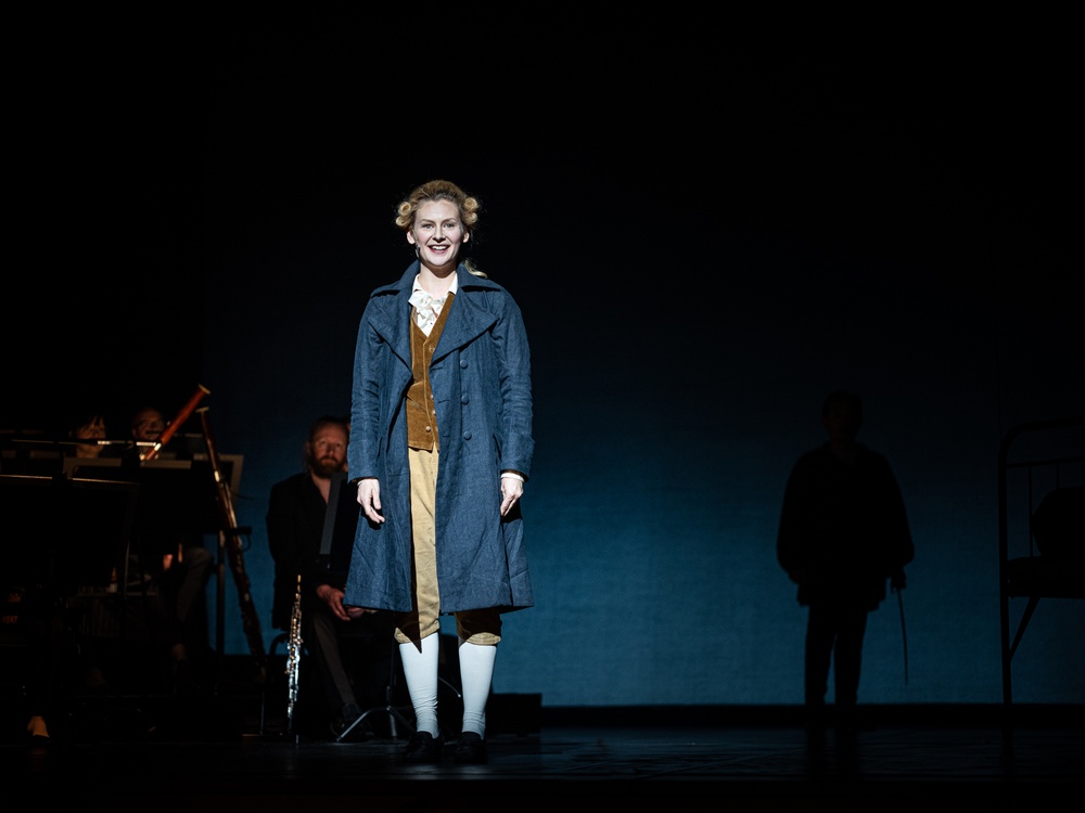 Sara Ribbenstedt som Schiller i operan Kärlek och politik.
Foto: Andreas Nilsson