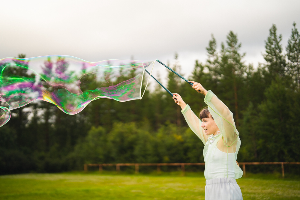 Norrlandsoperan deltar i småbarnskulturfestivalen Smått & gott i samarbete med Ögonblicksteatern. Den 1 juni bjuds barn på en lekfull dansvandring i Döbelns park, i föreställningen Bubblan av Umeåkoreografen Emelie Boman.