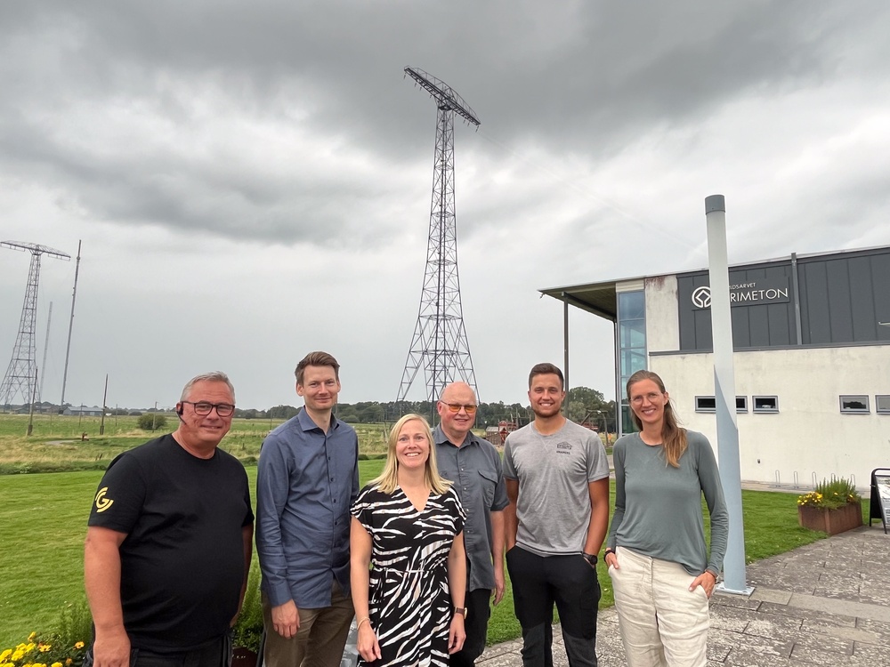 Fr v Anders Larsson, Världsarvet Grimeton. Andréas Björklund, projektledare Krook & Tjäder. Camilla Lugnet, VD Världsarvet Grimeton. Bertil och Emanuel Börjesson, Börjesson Bygg. Rebecca Söderberg, byggledare Krook & Tjäder.