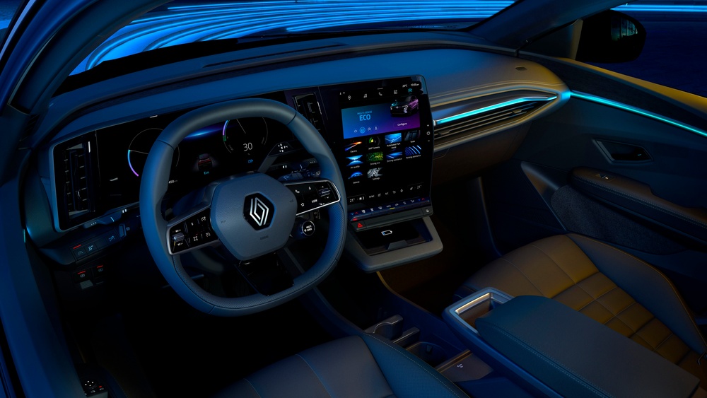 8-2022 - Story Renault - OpenR_ touchscreens and tech blend.jpeg