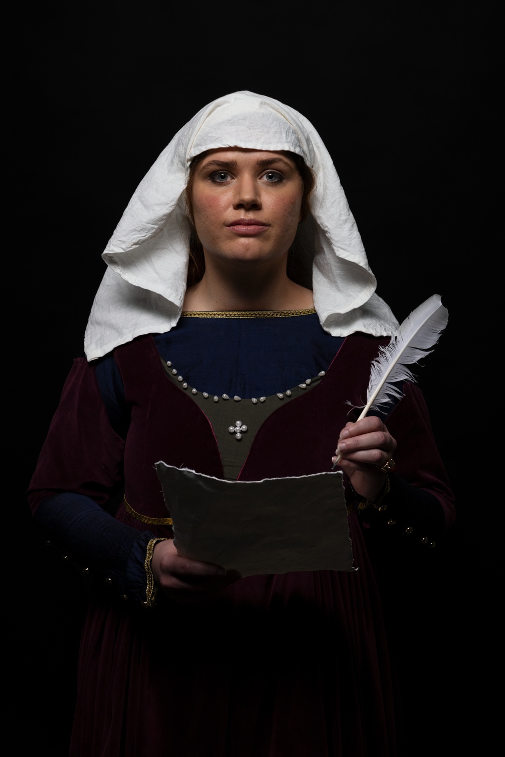 Den medeltida adelsdamen Anne Rud spelas av Mikaela Wingard