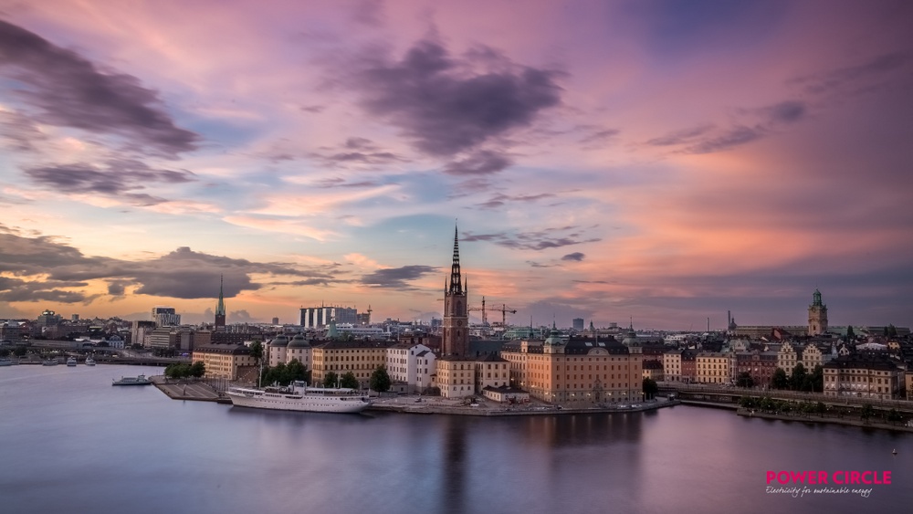 Picture of Stockholm with pink clouds.