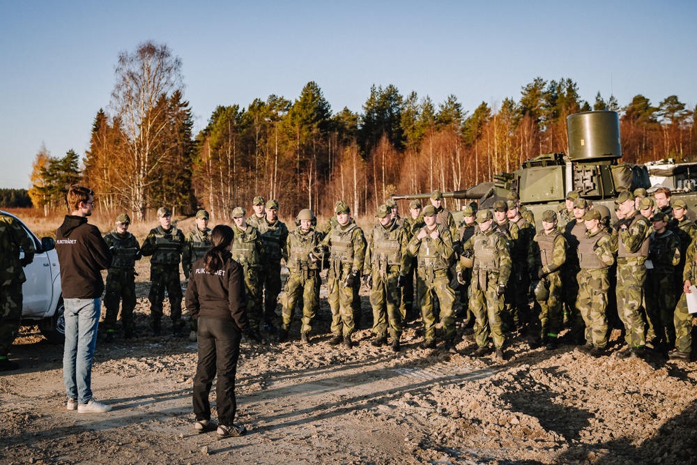 Pliktrådet samtalar med värnpliktiga på I 19, Norrbottens regemente