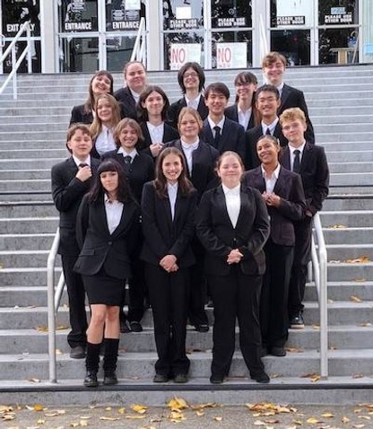 MHS Mock Trial Team Photo