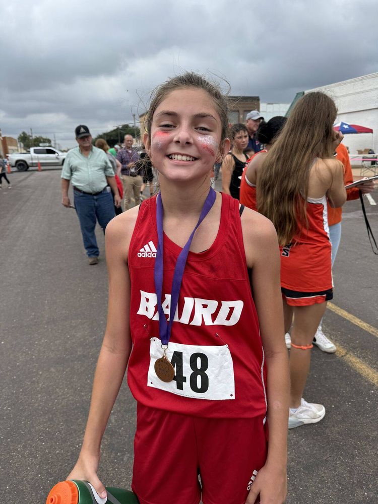 Saegen Whitehead with her medal