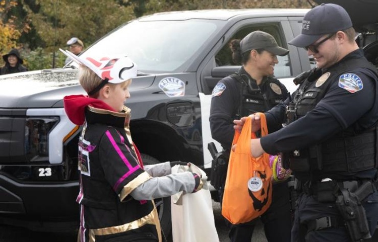 police at trunk or treat