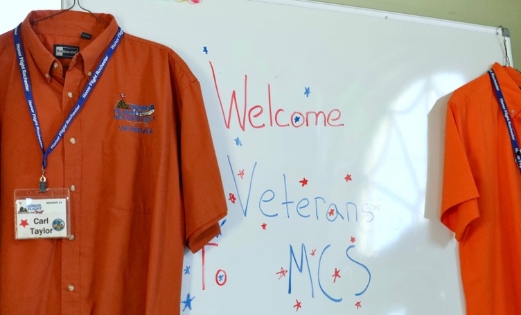 A display welcomes veterans to Marion Elementary School 